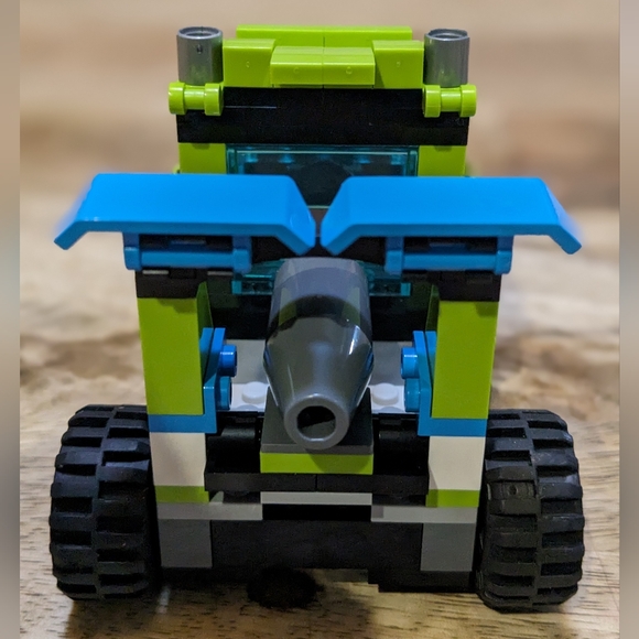 Lego 31074 Creator 3 in 1 Rocket Rally Car - Picture 8 of 16